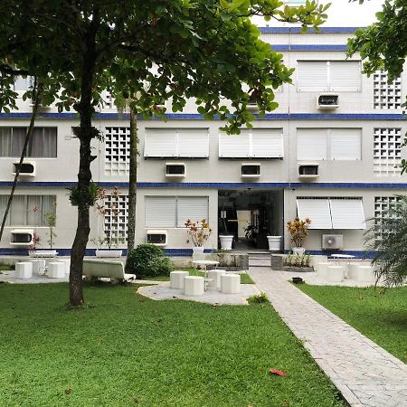 Apto com Ar condicionado a 200 m da praia - atrás do Shopping Enseada Appartamento Guarujá Esterno foto