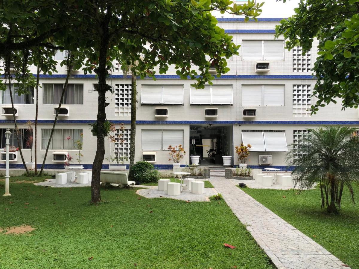 Apto com Ar condicionado a 200 m da praia - atrás do Shopping Enseada Appartamento Guarujá Esterno foto
